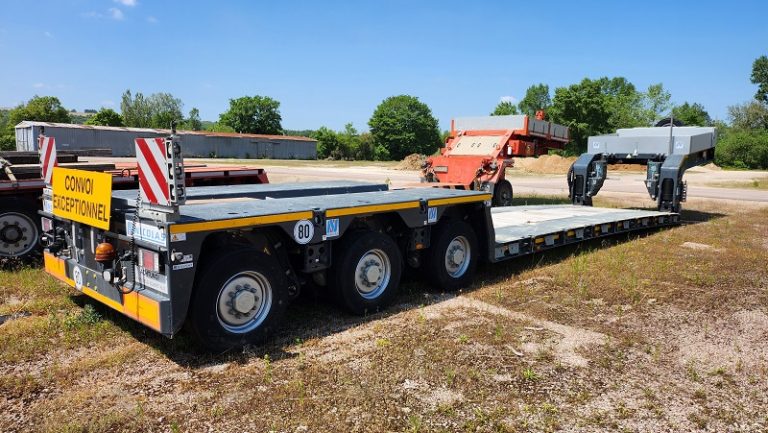 Semi-trailer