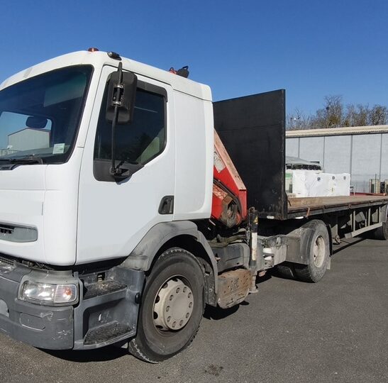 Porteur 4x2 RENAULT PREMIUM - Grue FASSI F 150 A